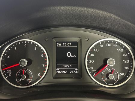 2010-Volkswagen-Tiguan-14-TSI-Track-Field-4Motion_2