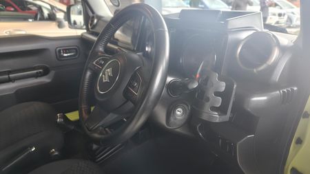 2023-Suzuki-Jimny-15-GLX_11