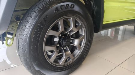 2023-Suzuki-Jimny-15-GLX_6