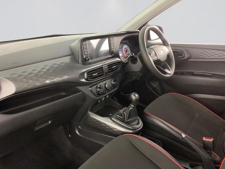 2024-Hyundai-Grand-i10-10-Motion_17