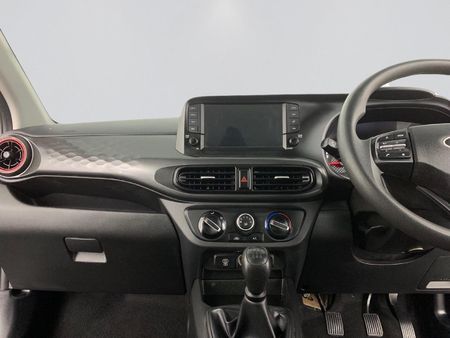 2024-Hyundai-Grand-i10-10-Motion_18
