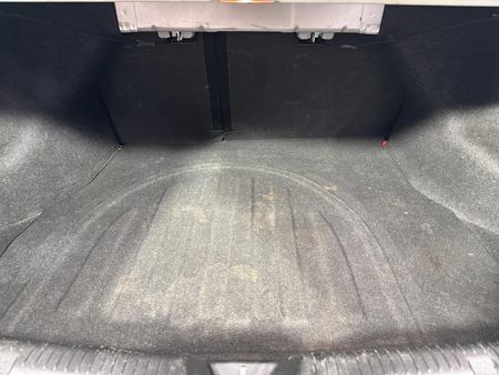 2014-Hyundai-Elantra-18-GLS-Executive_14