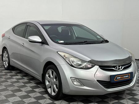 2014-Hyundai-Elantra-18-GLS-Executive_16