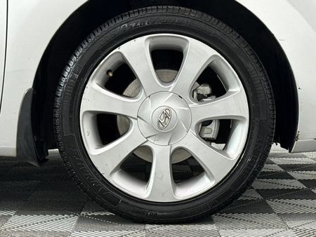 2014-Hyundai-Elantra-18-GLS-Executive_5