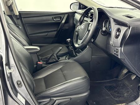 2022-Toyota-Corolla-Quest-18-Prestige_9