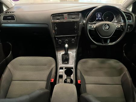 2018-Volkswagen-Golf-VII-14-TSI-Comfortline-Auto_9