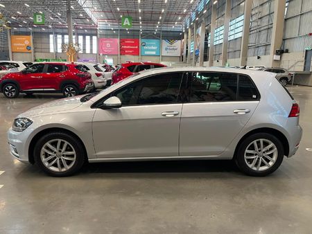 2018-Volkswagen-Golf-VII-14-TSI-Comfortline-Auto_5