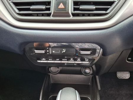 2025-Toyota-Starlet-15-XS-Auto_13