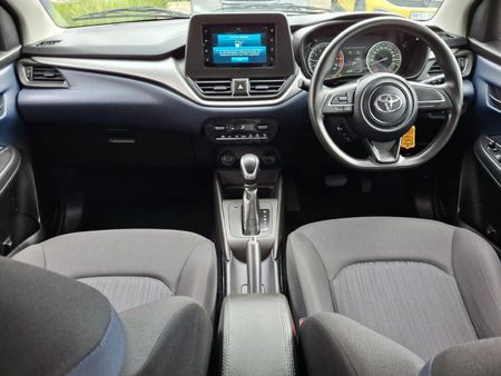 2025-Toyota-Starlet-15-XS-Auto_14