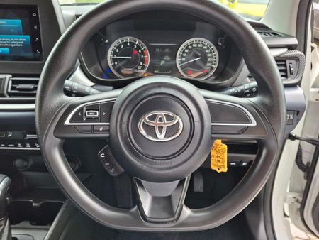 2025-Toyota-Starlet-15-XS-Auto_6