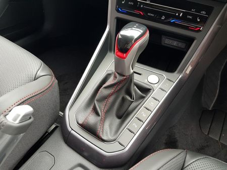 2026-Volkswagen-Polo-20-GTI-Auto-147kW_13