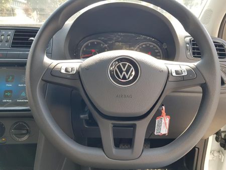 2026-Volkswagen-Polo-Vivo-14-Life_10