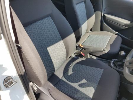 2026-Volkswagen-Polo-Vivo-14-Life_6
