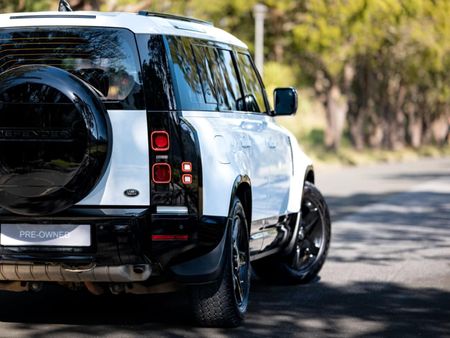 2021-Land-Rover-Defender-110-D240-SE-X-Dynamic-177kW_18