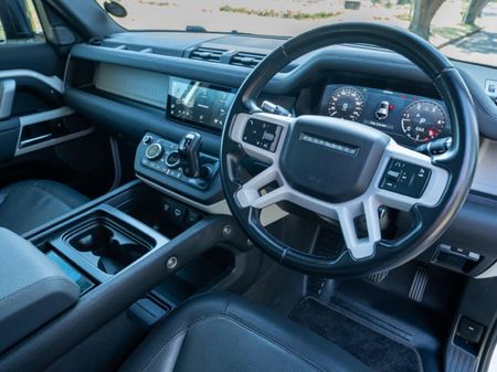 2021-Land-Rover-Defender-110-D240-SE-X-Dynamic-177kW_23