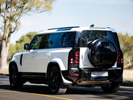 2021-Land-Rover-Defender-110-D240-SE-X-Dynamic-177kW_4