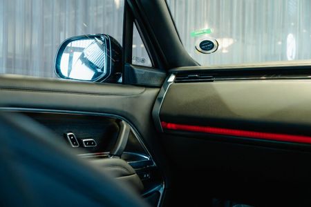 2022-Land-Rover-Range-Rover-30-D-First-Edition_13