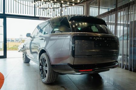 2022-Land-Rover-Range-Rover-30-D-First-Edition_3