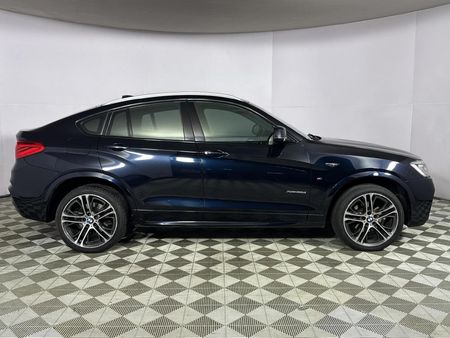 2017-BMW-X4-xDrive20d-M-Sport_16