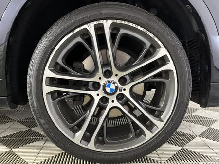 2017-BMW-X4-xDrive20d-M-Sport_5