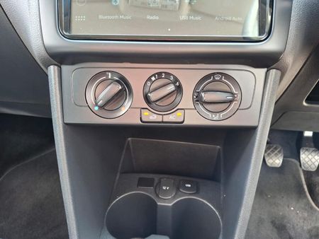 2025-Volkswagen-Polo-Vivo-14_9
