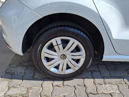 2025-Volkswagen-Polo-Vivo-14_17