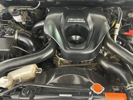 2016-Isuzu-KB-300-D-Teq-LX-Double-Cab_14