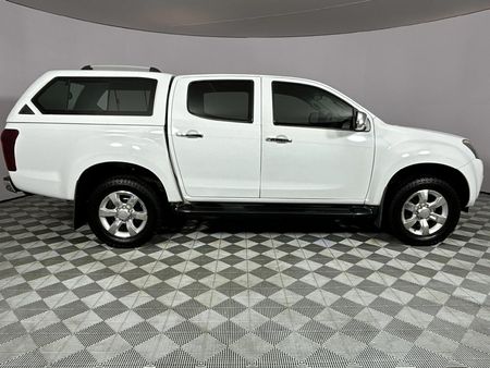 2016-Isuzu-KB-300-D-Teq-LX-Double-Cab_18