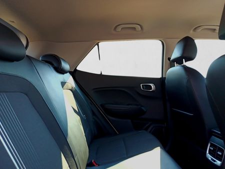 2022-Hyundai-Venue-10-TGDI-Fluid_15