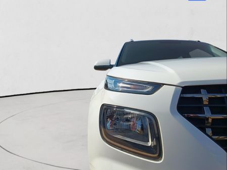2022-Hyundai-Venue-10-TGDI-Fluid_8