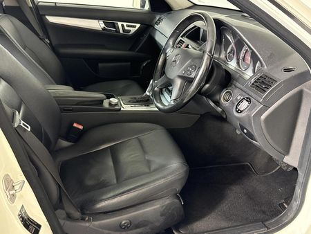 2009-Mercedes-Benz-C-Class-C-220-CDi-Avantgarde-Auto_9