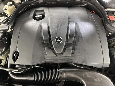 2009-Mercedes-Benz-C-Class-C-220-CDi-Avantgarde-Auto_12