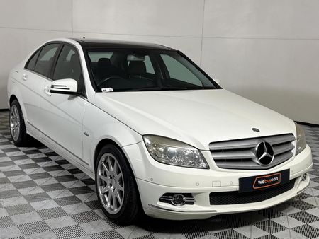 2009-Mercedes-Benz-C-Class-C-220-CDi-Avantgarde-Auto_15