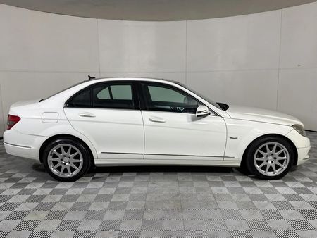 2009-Mercedes-Benz-C-Class-C-220-CDi-Avantgarde-Auto_16