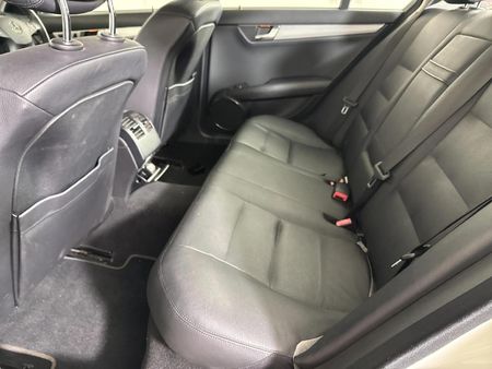 2009-Mercedes-Benz-C-Class-C-220-CDi-Avantgarde-Auto_3