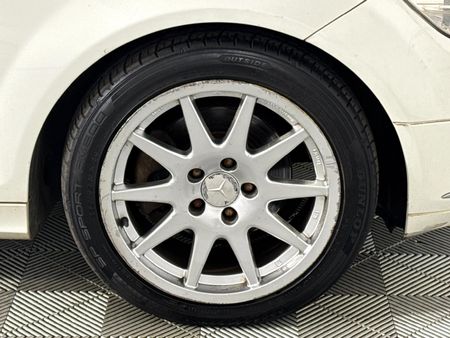 2009-Mercedes-Benz-C-Class-C-220-CDi-Avantgarde-Auto_5