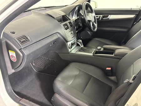 2009-Mercedes-Benz-C-Class-C-220-CDi-Avantgarde-Auto_8