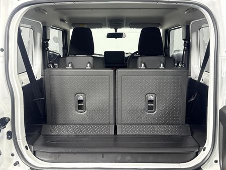 2026-Suzuki-Jimny-15-GLX_11