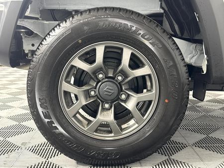 2026-Suzuki-Jimny-15-GLX_15