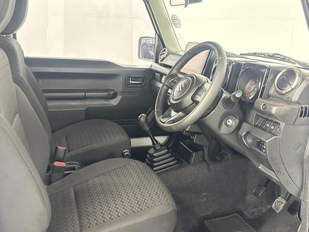 2026-Suzuki-Jimny-15-GLX_8