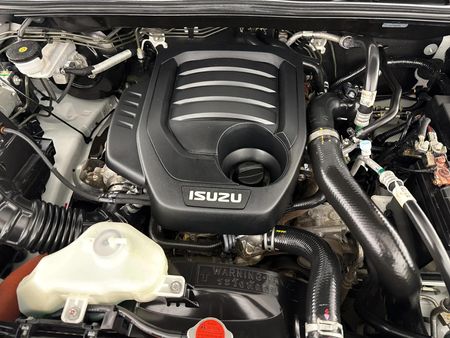 2023-Isuzu-D-Max-19-DDI-L-4x4-Double-Cab_14
