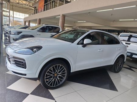 2020-Porsche-Cayenne-Coupe-S_0
