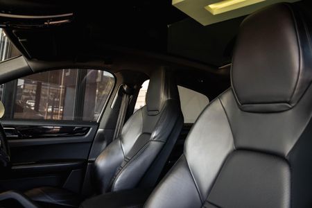 2020-Porsche-Cayenne-Coupe-S_11