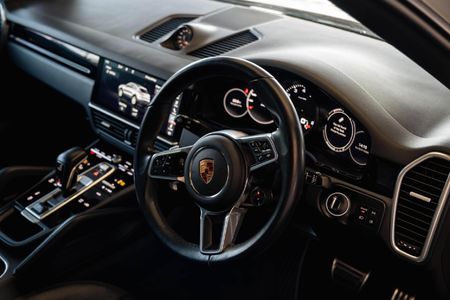 2020-Porsche-Cayenne-Coupe-S_19