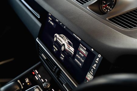 2020-Porsche-Cayenne-Coupe-S_20