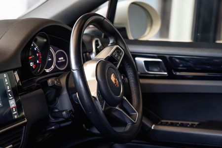 2020-Porsche-Cayenne-Coupe-S_21