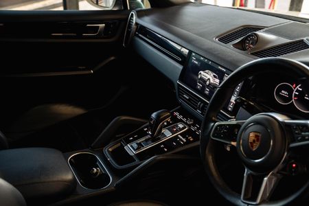 2020-Porsche-Cayenne-Coupe-S_23