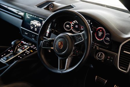 2020-Porsche-Cayenne-Coupe-S_24