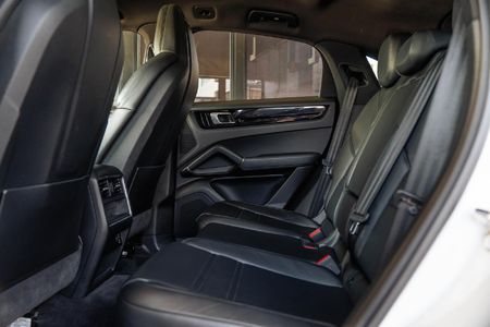 2020-Porsche-Cayenne-Coupe-S_26