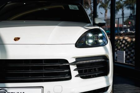 2020-Porsche-Cayenne-Coupe-S_2